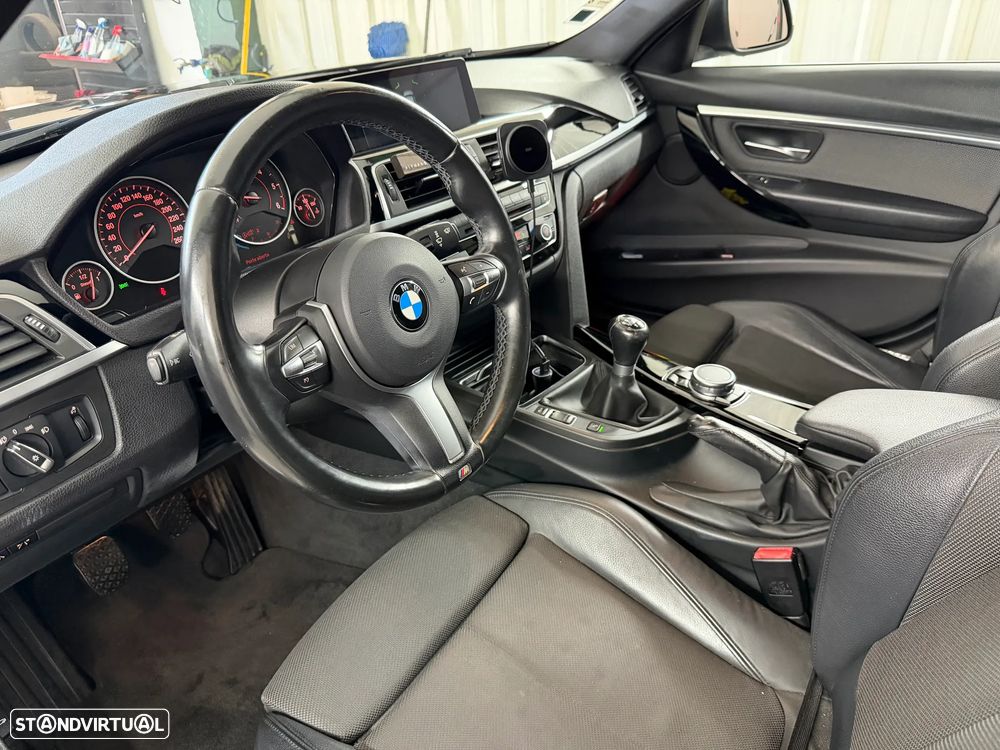 BMW 318 d Line Sport - 14