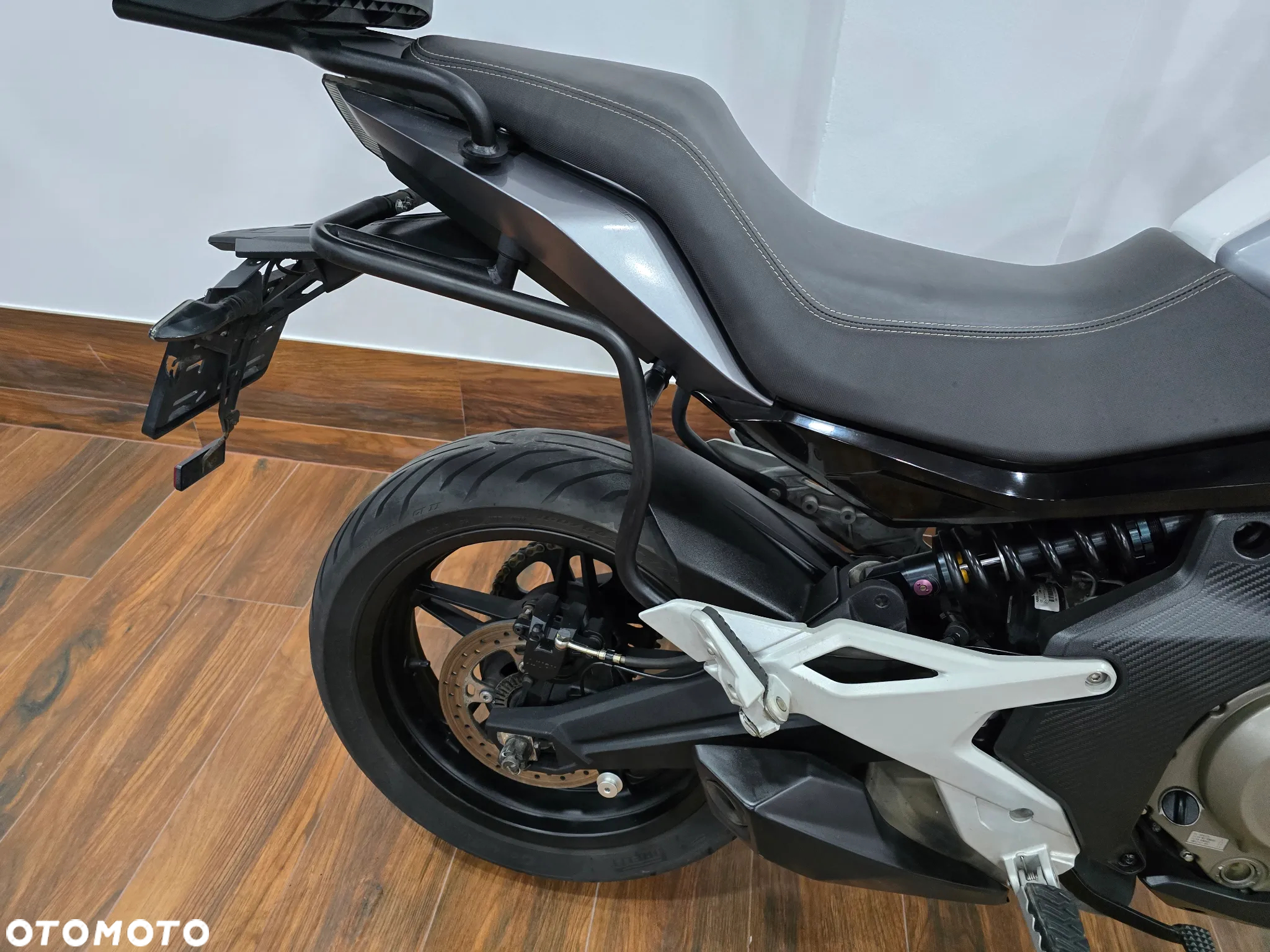 CFMoto MT - 21