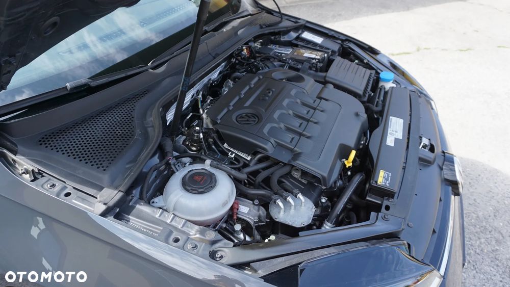Volkswagen Golf - 12