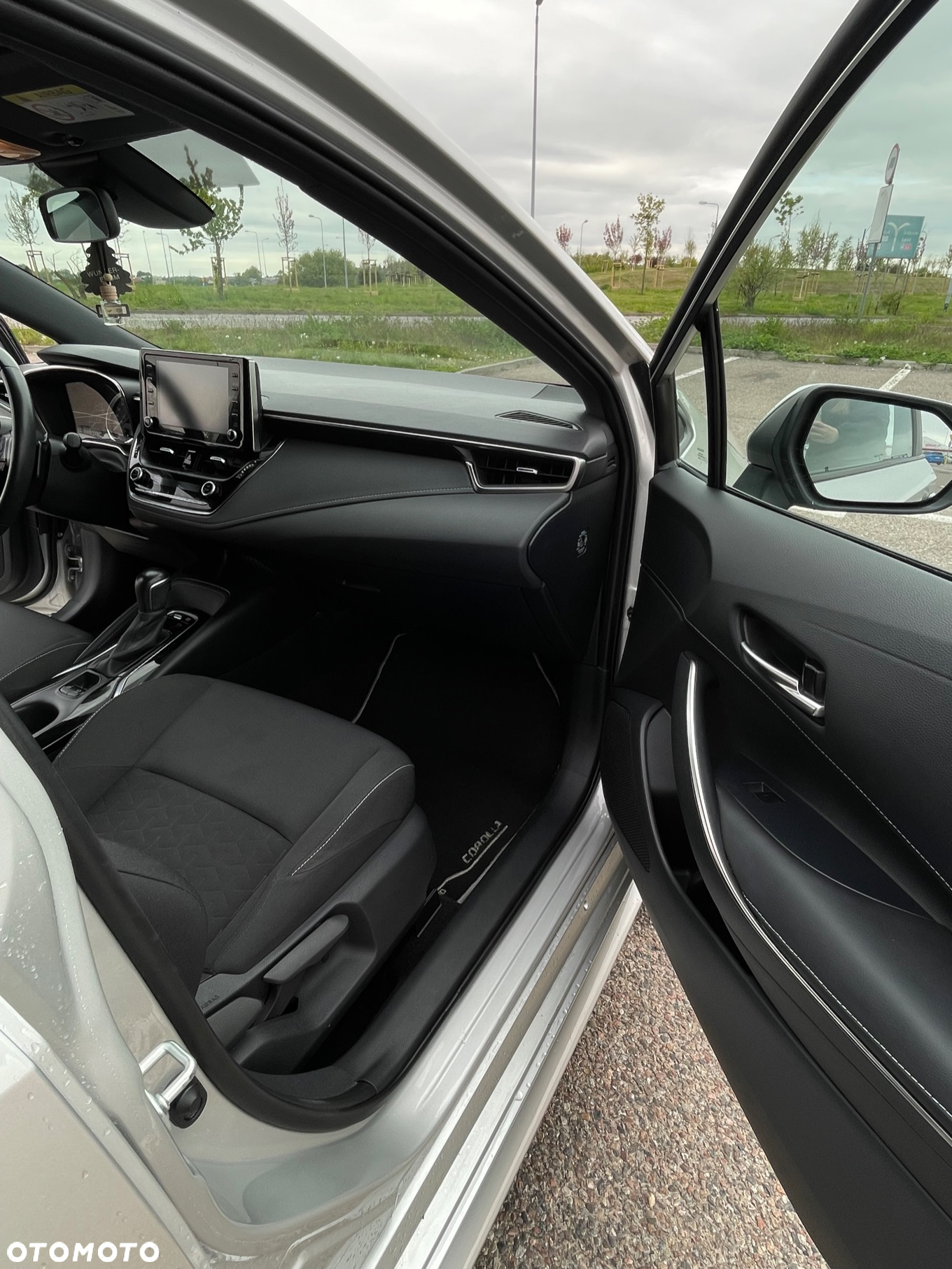 Toyota Corolla 2.0 Hybrid Comfort - 19