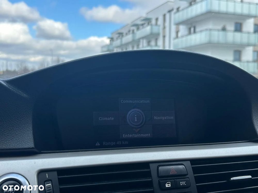 BMW Seria 3 318i Touring - 19