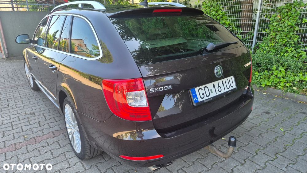 Skoda Superb 2.0 TDI 4x4 Platinum Outdoor DSG - 6