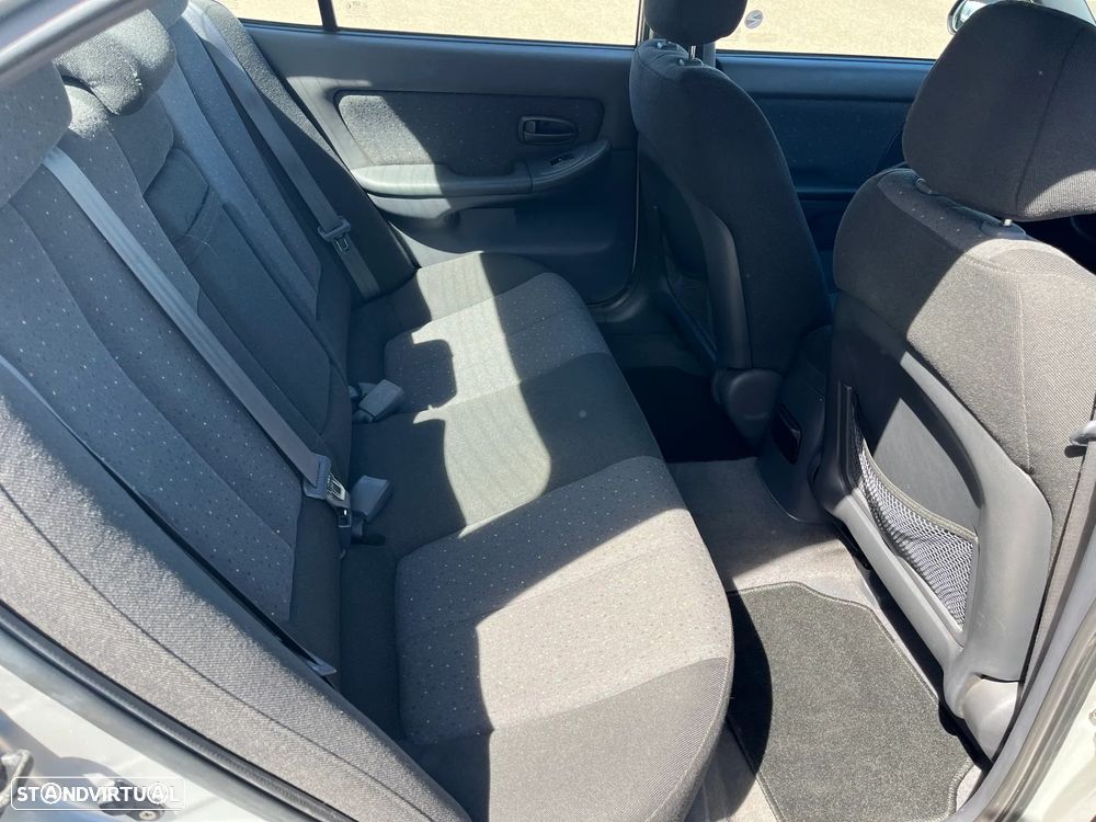 Hyundai Elantra 2.0 CRDi GLS - 15