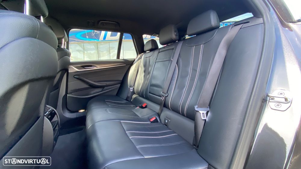 BMW 530 e Pack Desportivo M - 28