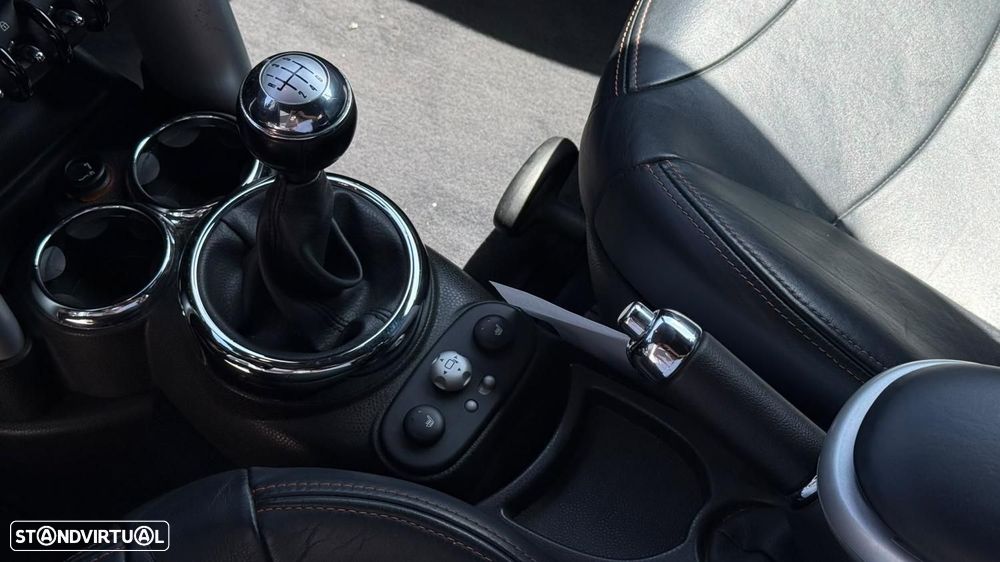 MINI Cabrio Cooper S JCW - 12