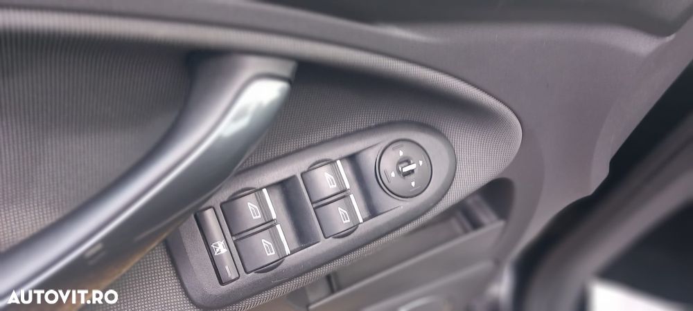 Ford Kuga 2.0 TDCi 4x4 Trend - 11