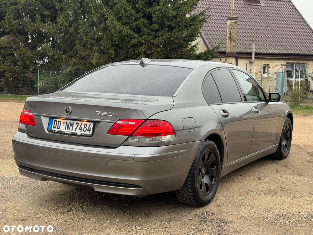 BMW Seria 7 750i L - 9
