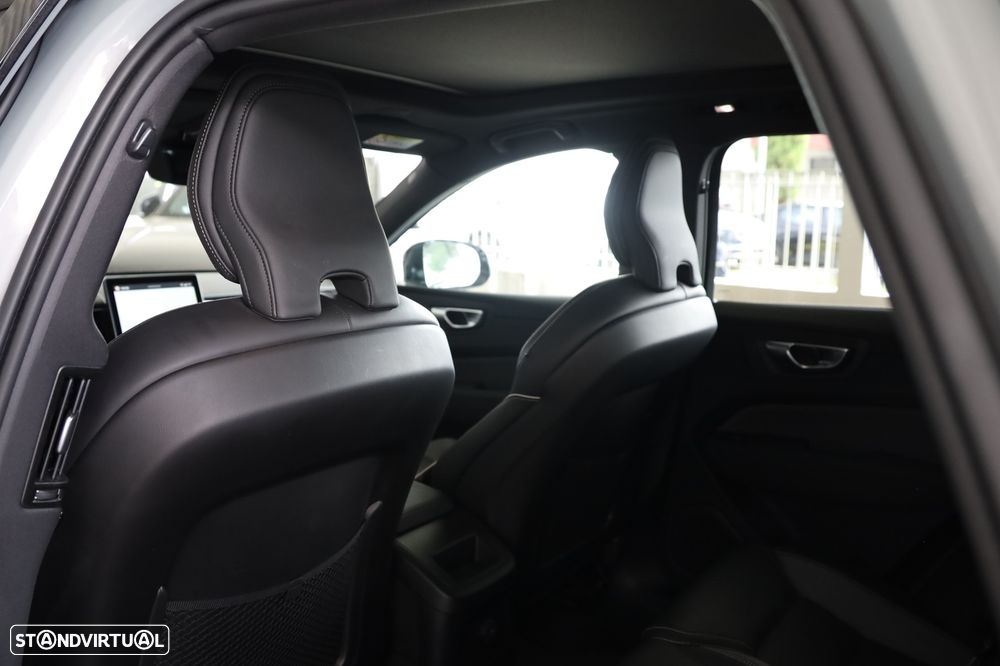 Volvo XC 60 2.0 T6 PHEV Black Edition AWD - 14