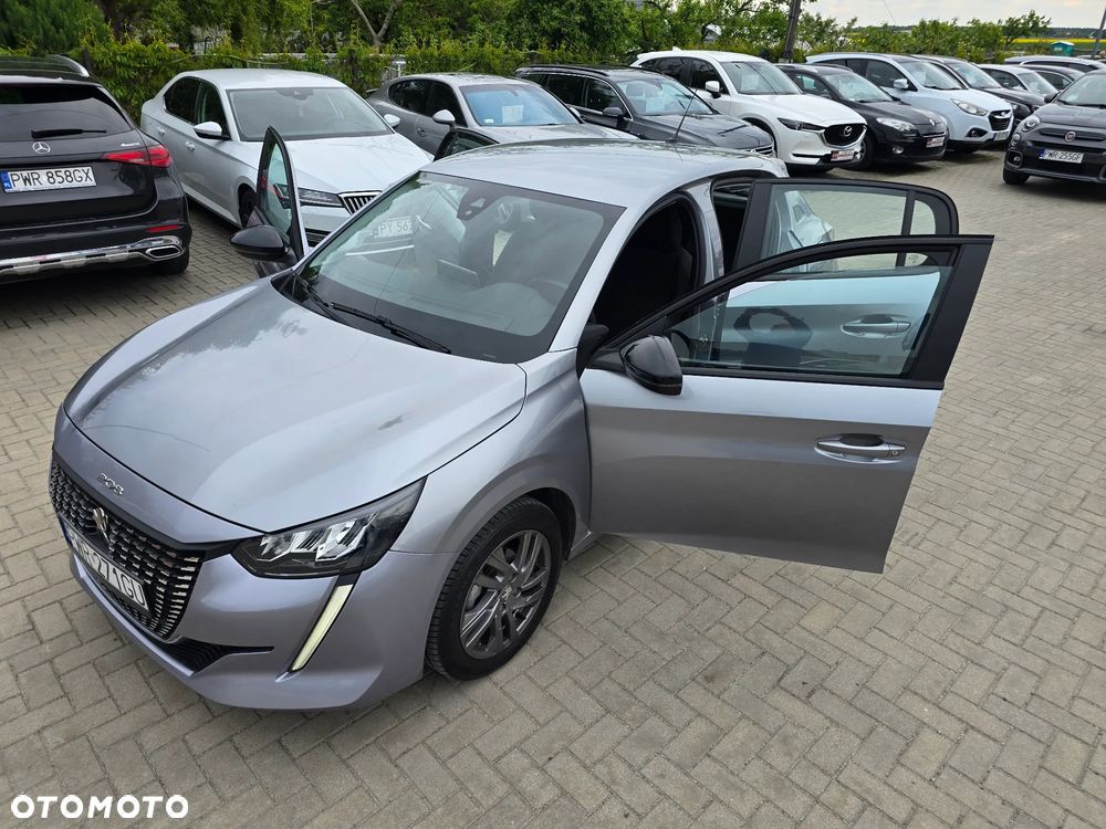 Peugeot 208 - 33