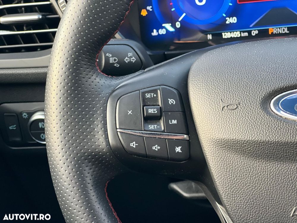 Ford Kuga - 17