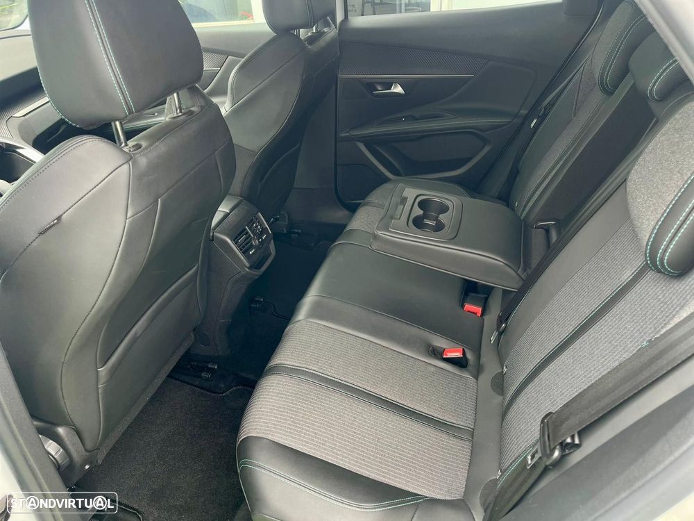 Peugeot 3008 1.5 BlueHDi Allure EAT8 - 13