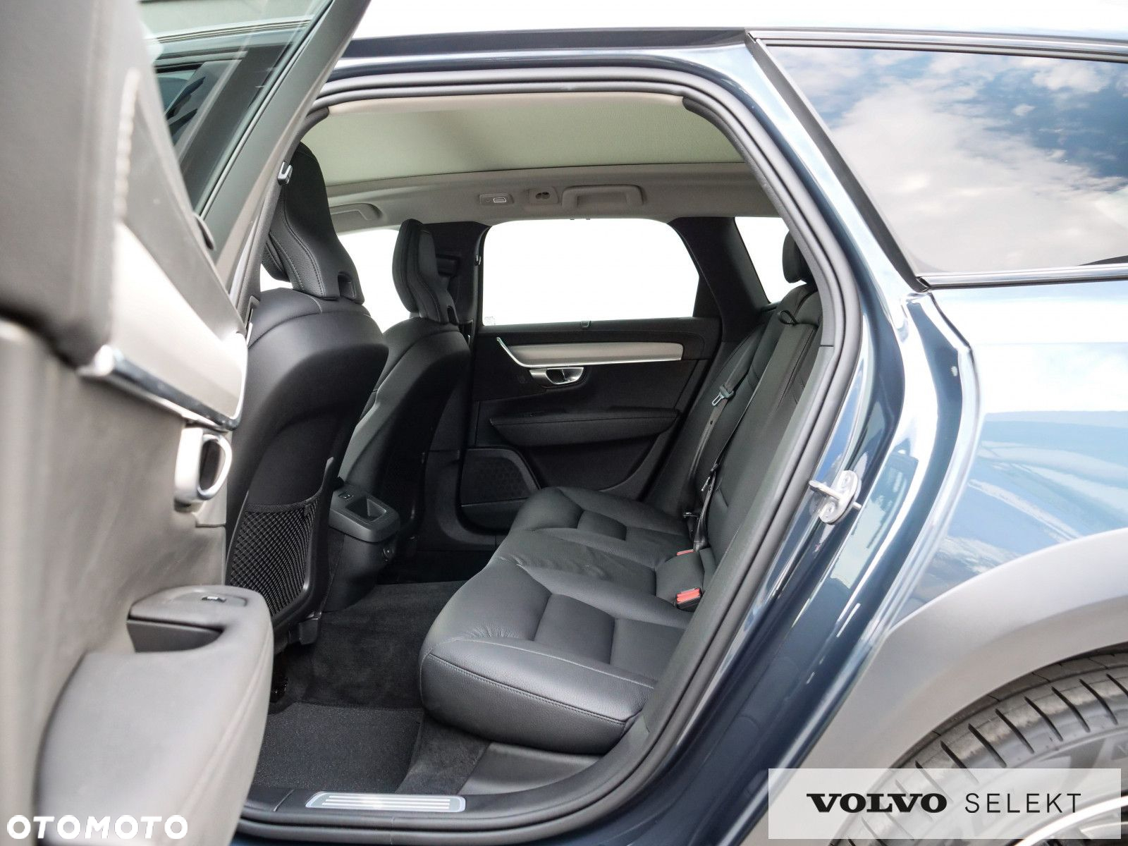 Volvo V90 Cross Country - 18
