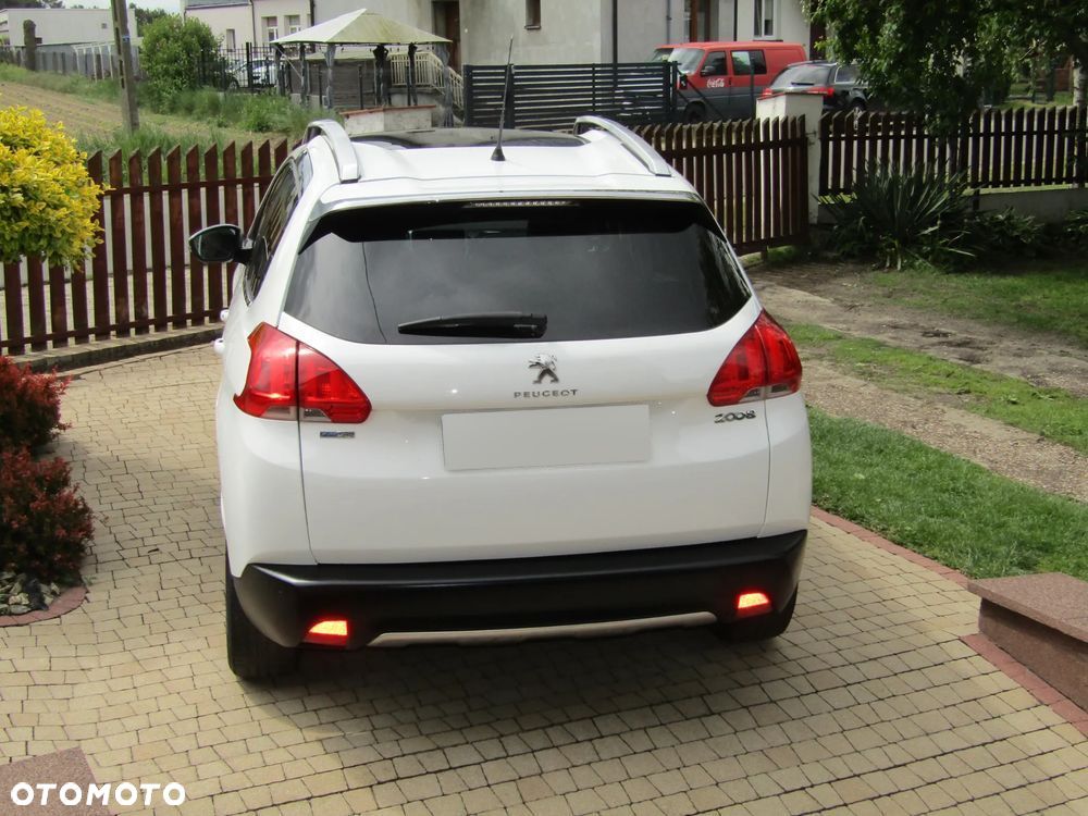 Peugeot 2008 1.2 Pure Tech Allure S&S EAT6 - 9