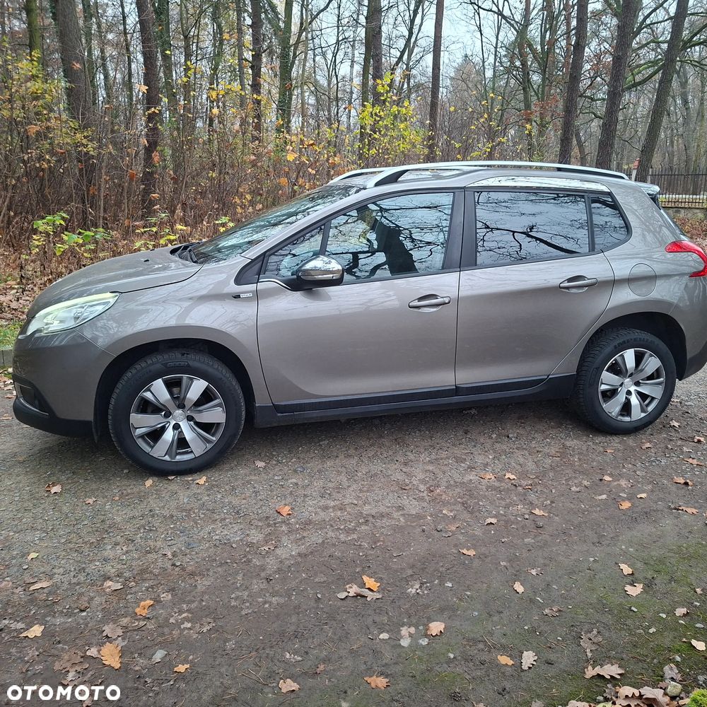 Peugeot 2008 1.2 Pure Tech Style S&S - 11