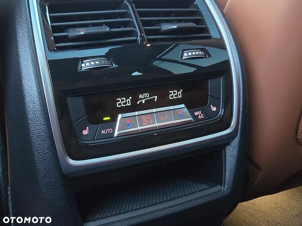 BMW X7 M60i xDrive - 12