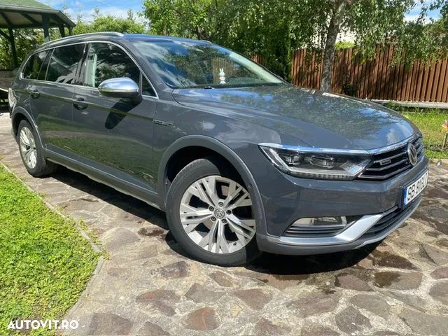 Volkswagen Passat Variant 2.0 TDI DSG 4Motion Highline - 29