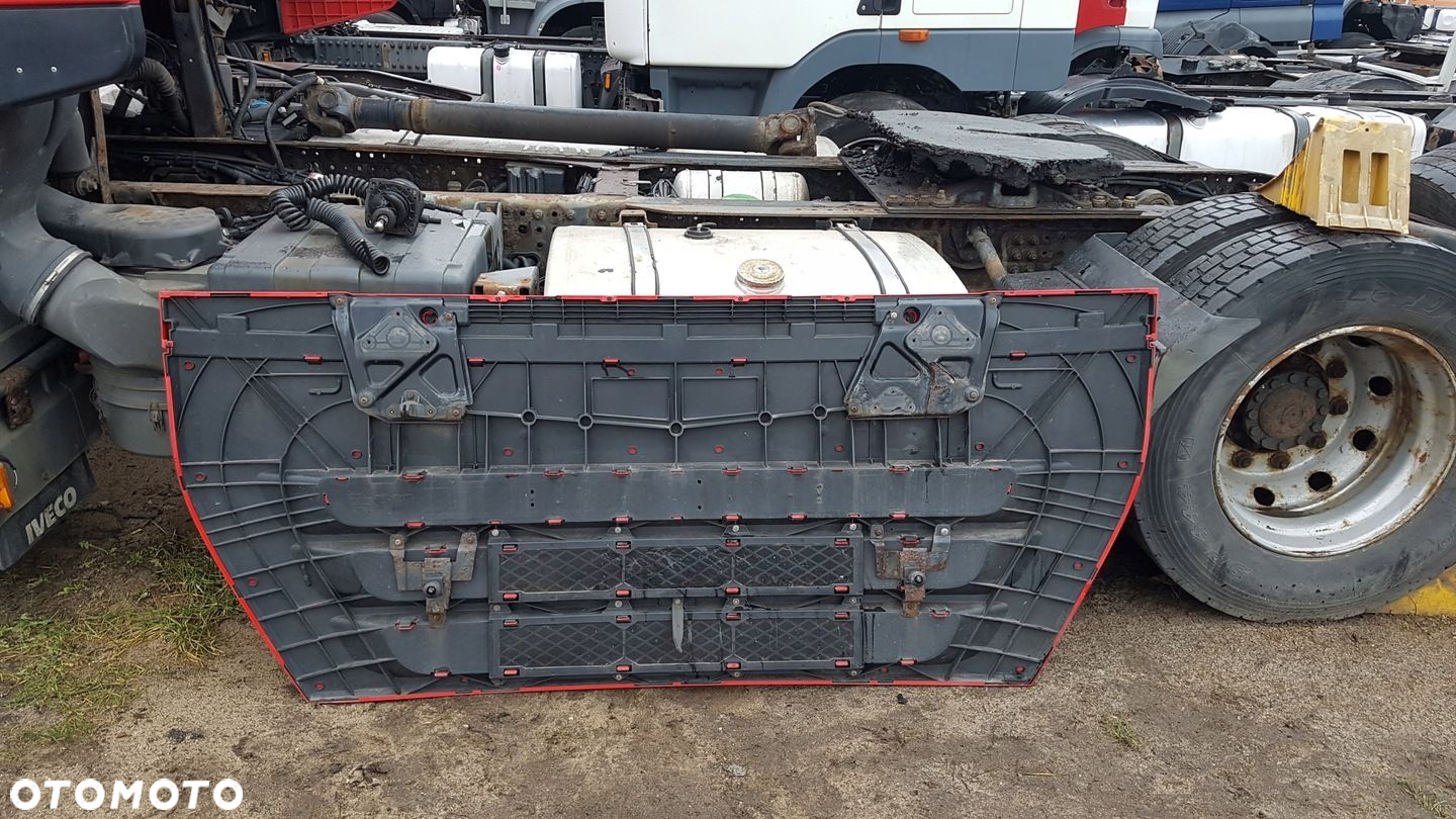 MASKA ATRAPA GRILL KOMPLETNA IVECO STRALIS EURO 5 - 4