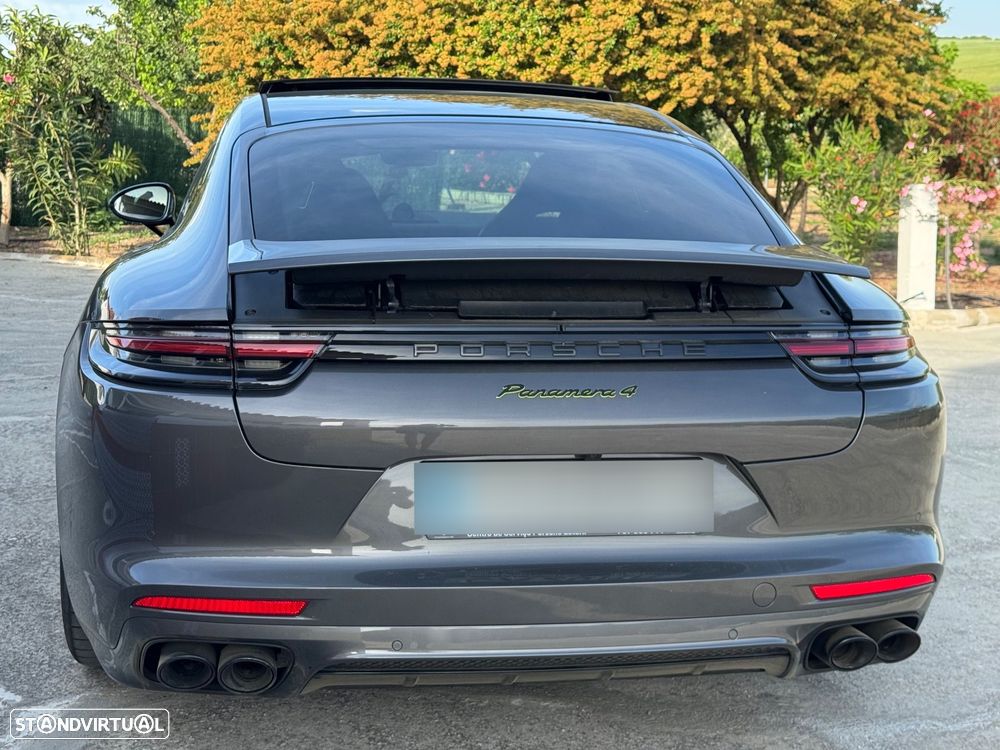 Porsche Panamera 4 E-Hybrid Platinum Edition - 4