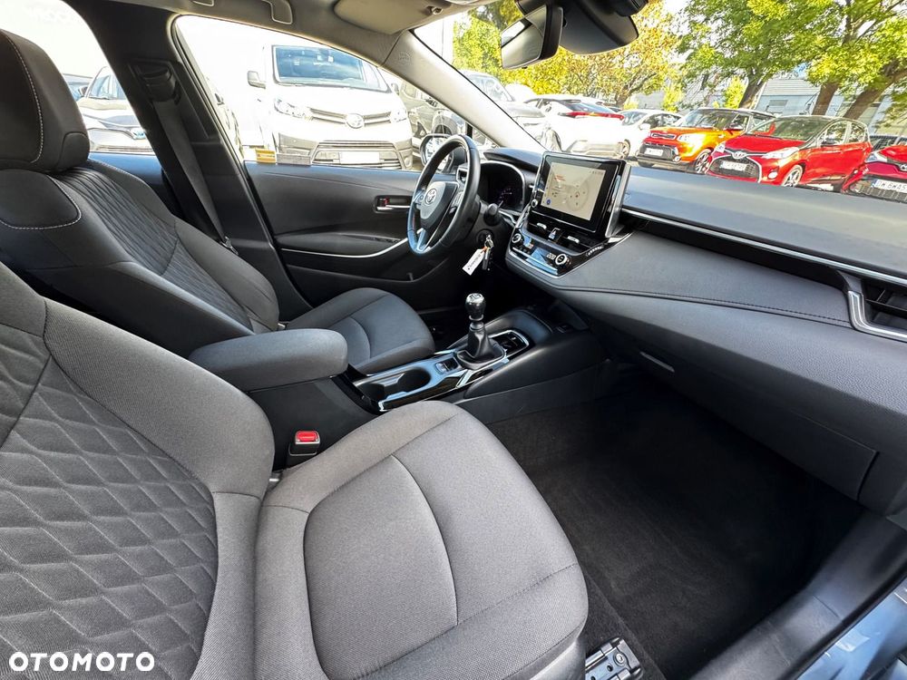 Toyota Corolla - 13