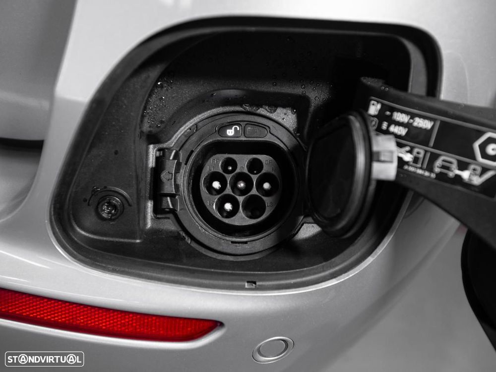 Mercedes-Benz E 300 de 9G-TRONIC - 16