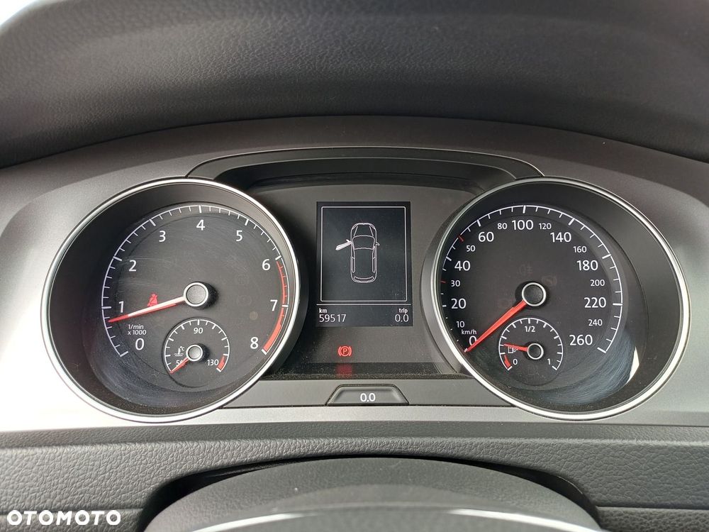 Volkswagen Golf - 23