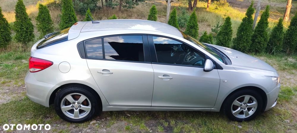 Chevrolet Cruze - 14