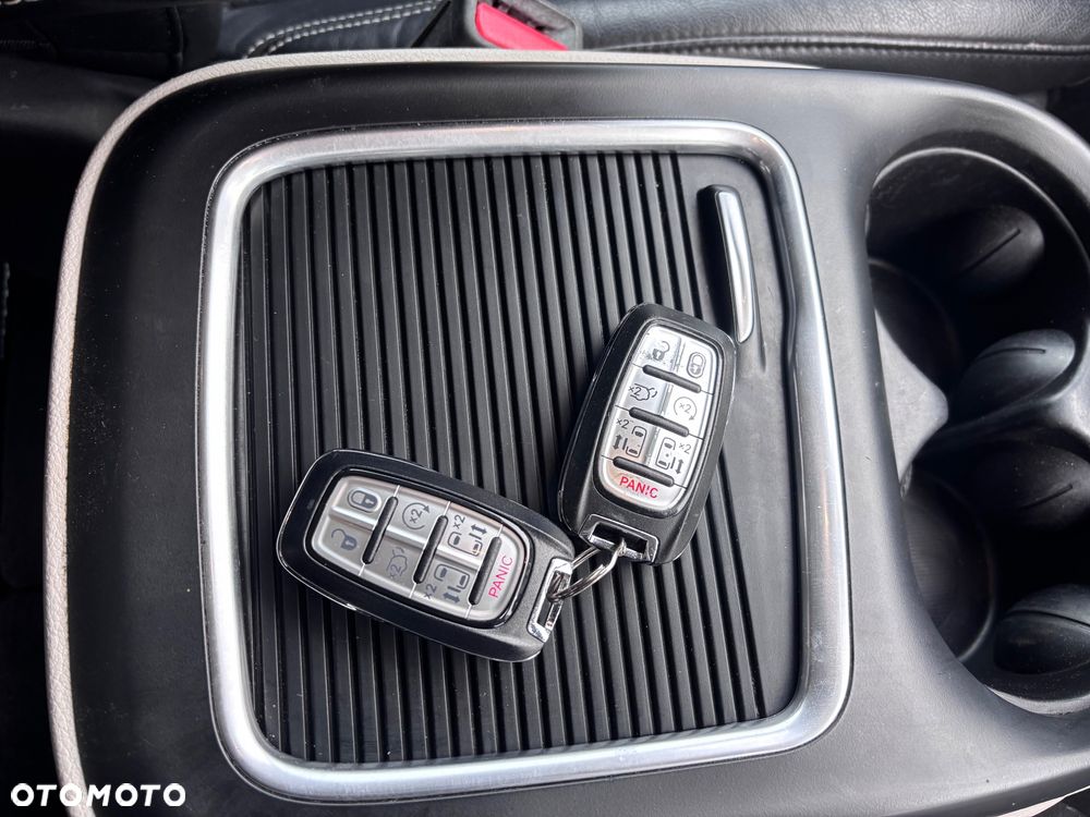 Chrysler Pacifica - 40