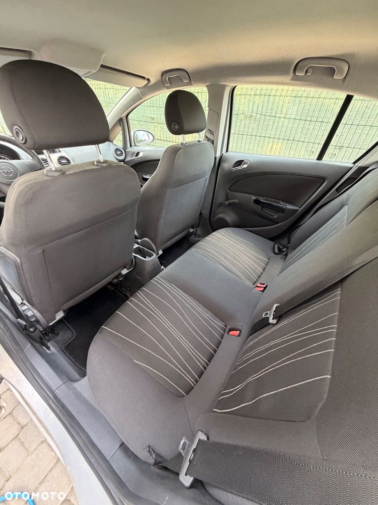 Opel Corsa 1.2 16V - 11