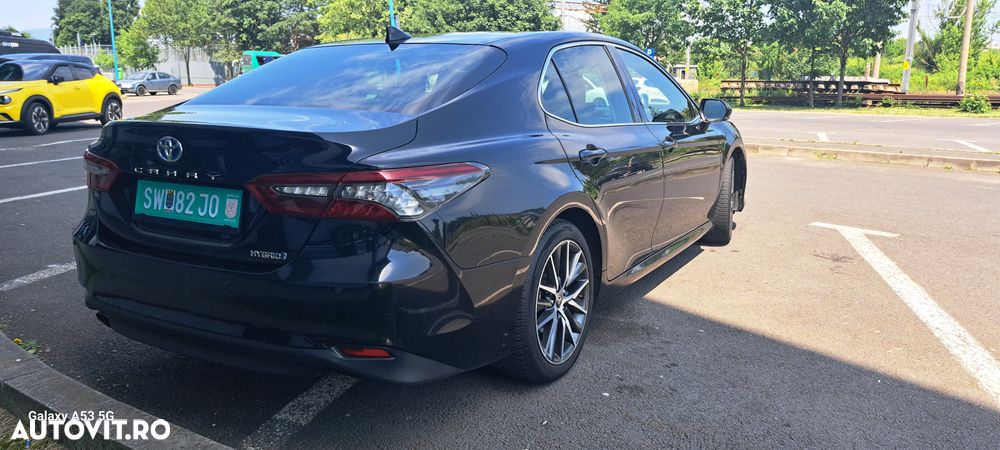 Toyota Camry Luxury - 2