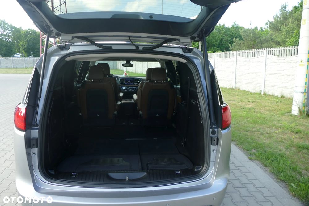 Chrysler Pacifica - 28