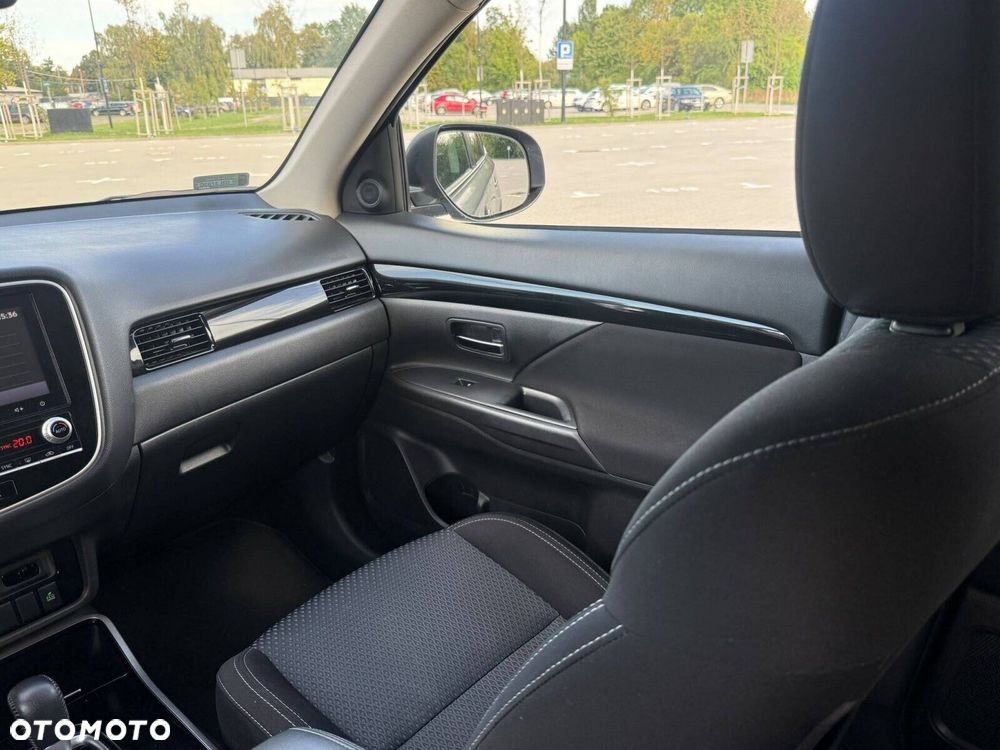 Mitsubishi Outlander 2.0 Intense + SDA 4WD CVT - 18