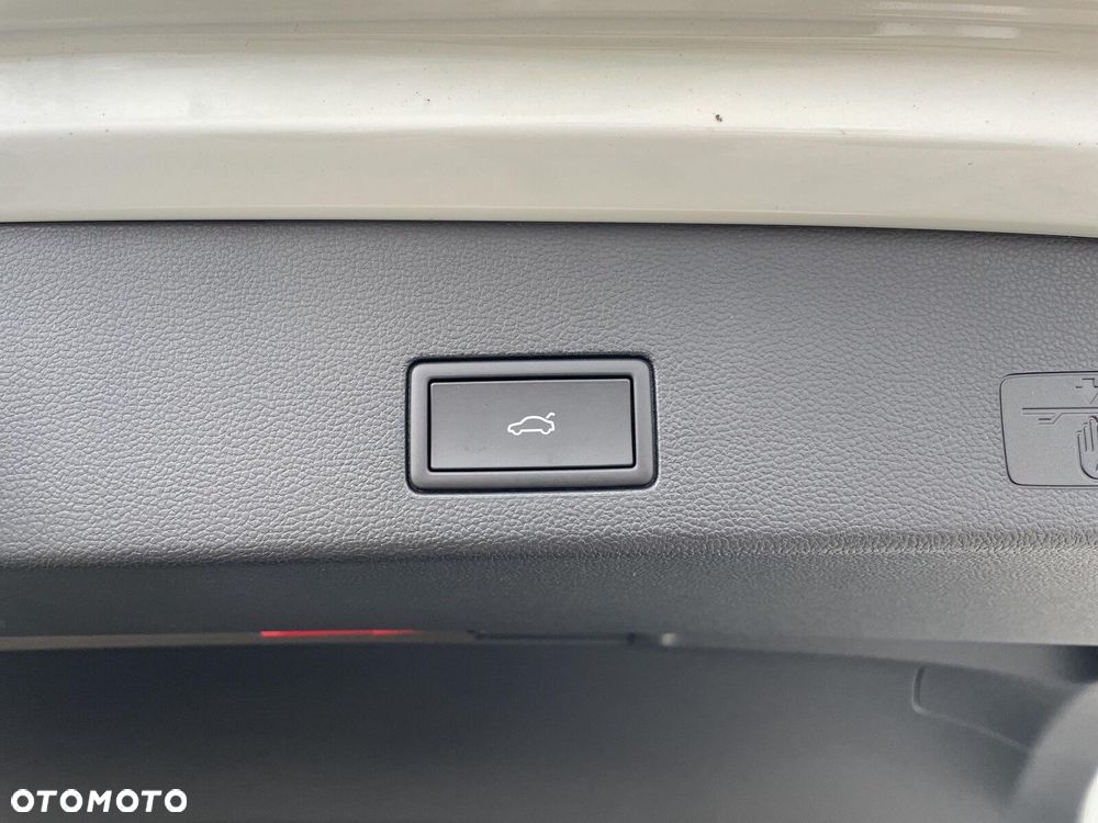 Volkswagen Golf - 6
