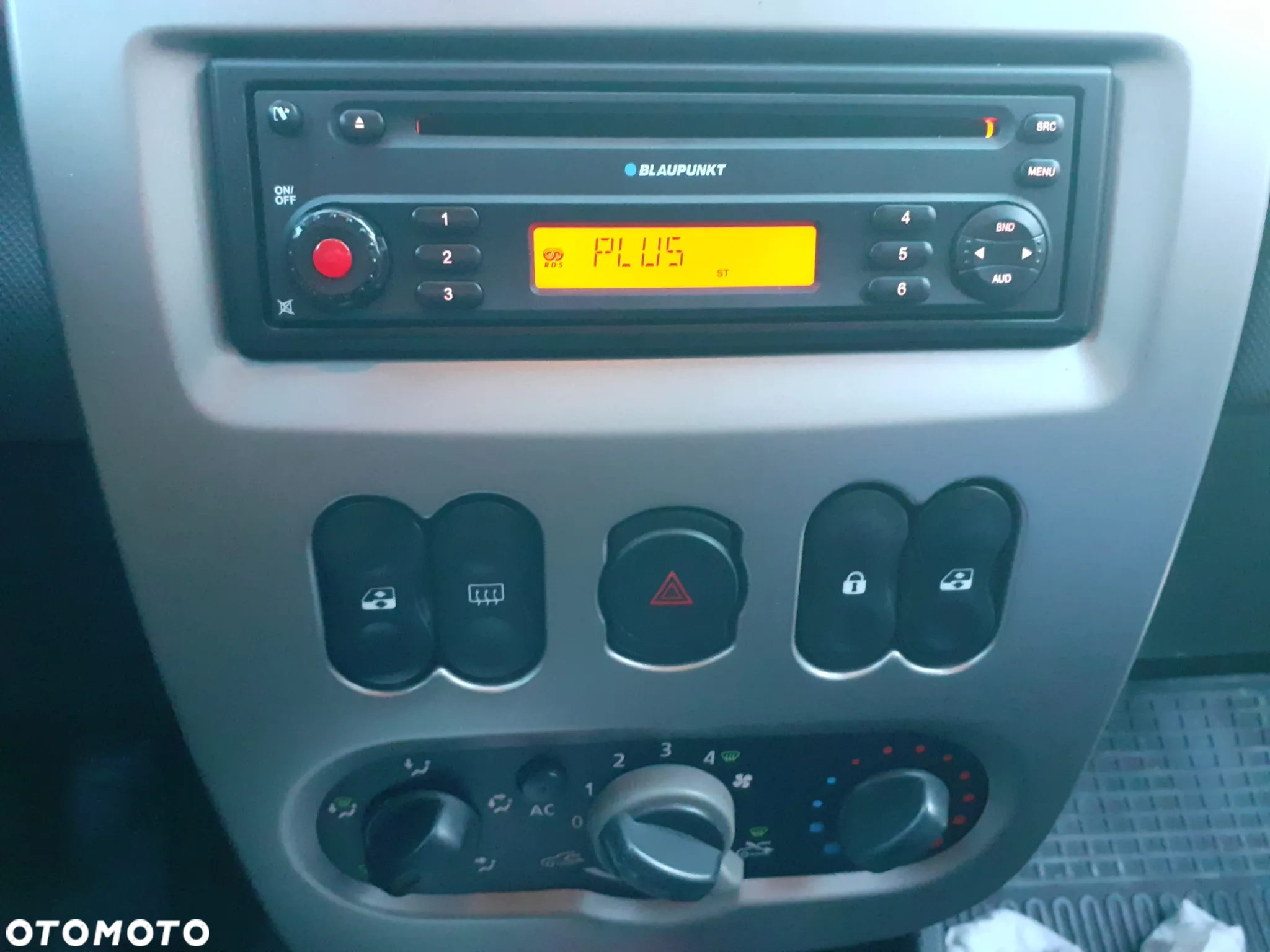 Dacia Sandero - 8