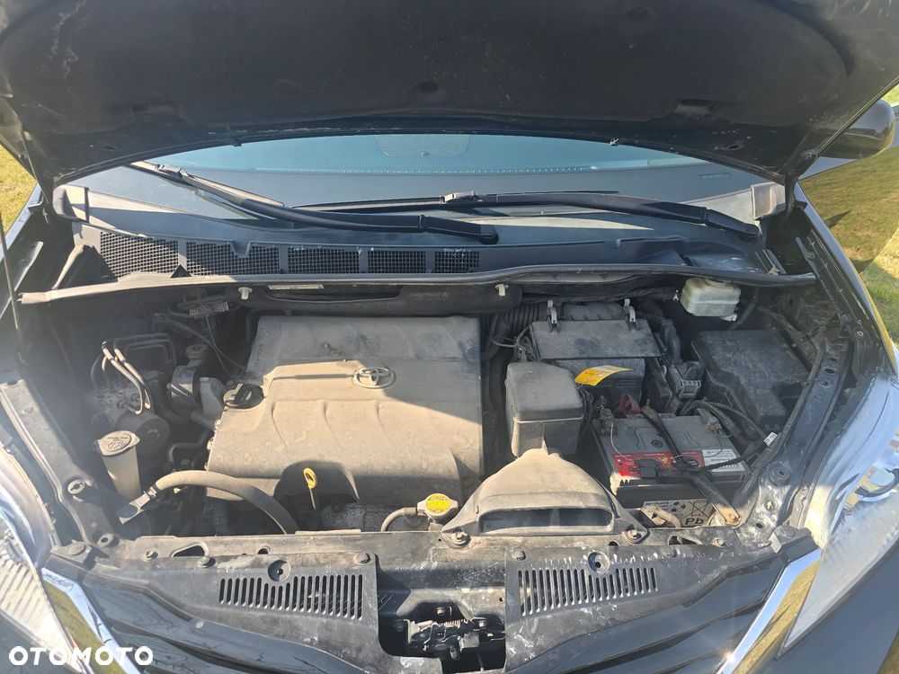 Toyota Sienna 3.5 V6 - 13