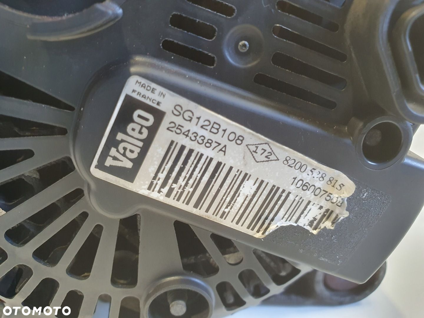 Opel Vivaro 1.9 DCI ALTERNATOR valeo 8200538815 - 2