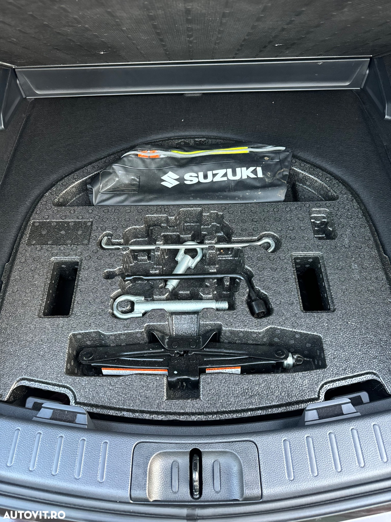 Suzuki Swace 1.8 Hybrid CVT Comfort+ - 36