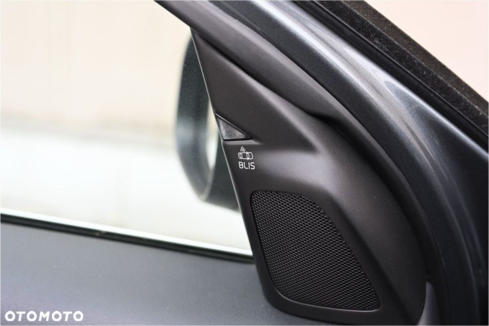 Volvo V60 D5 Geartronic RDesign - 33