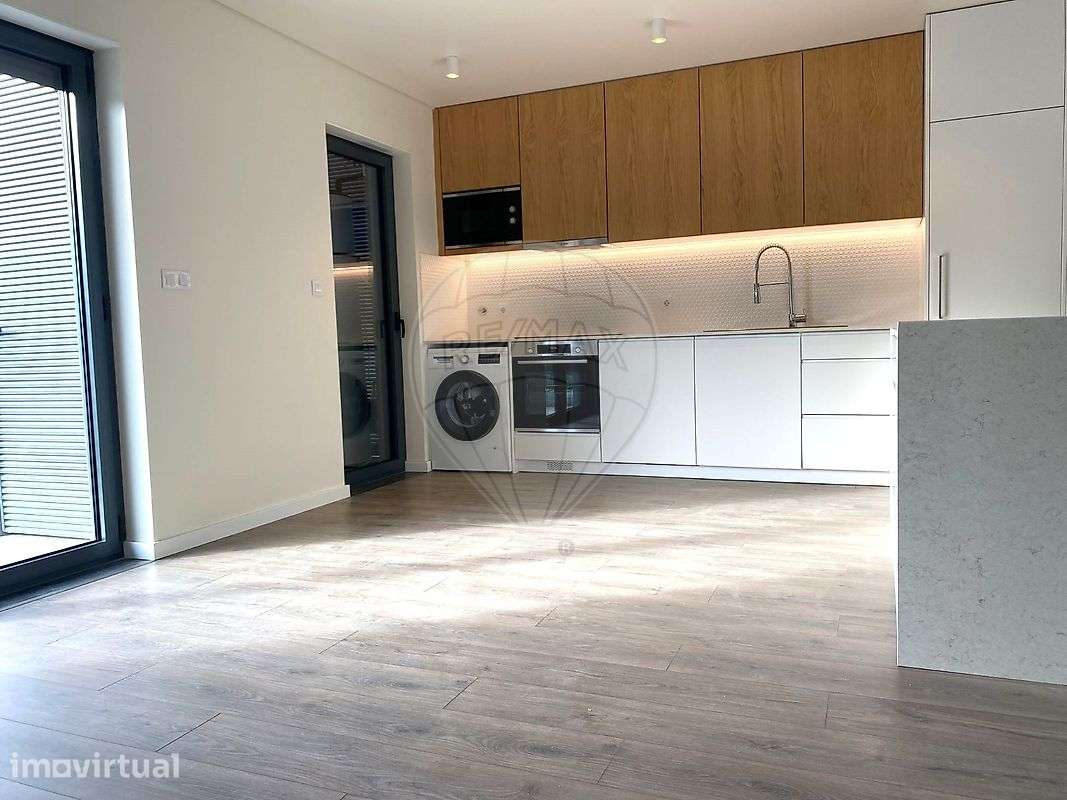 Apartamento T2 para arrendamento - Grande imagem: 2/12