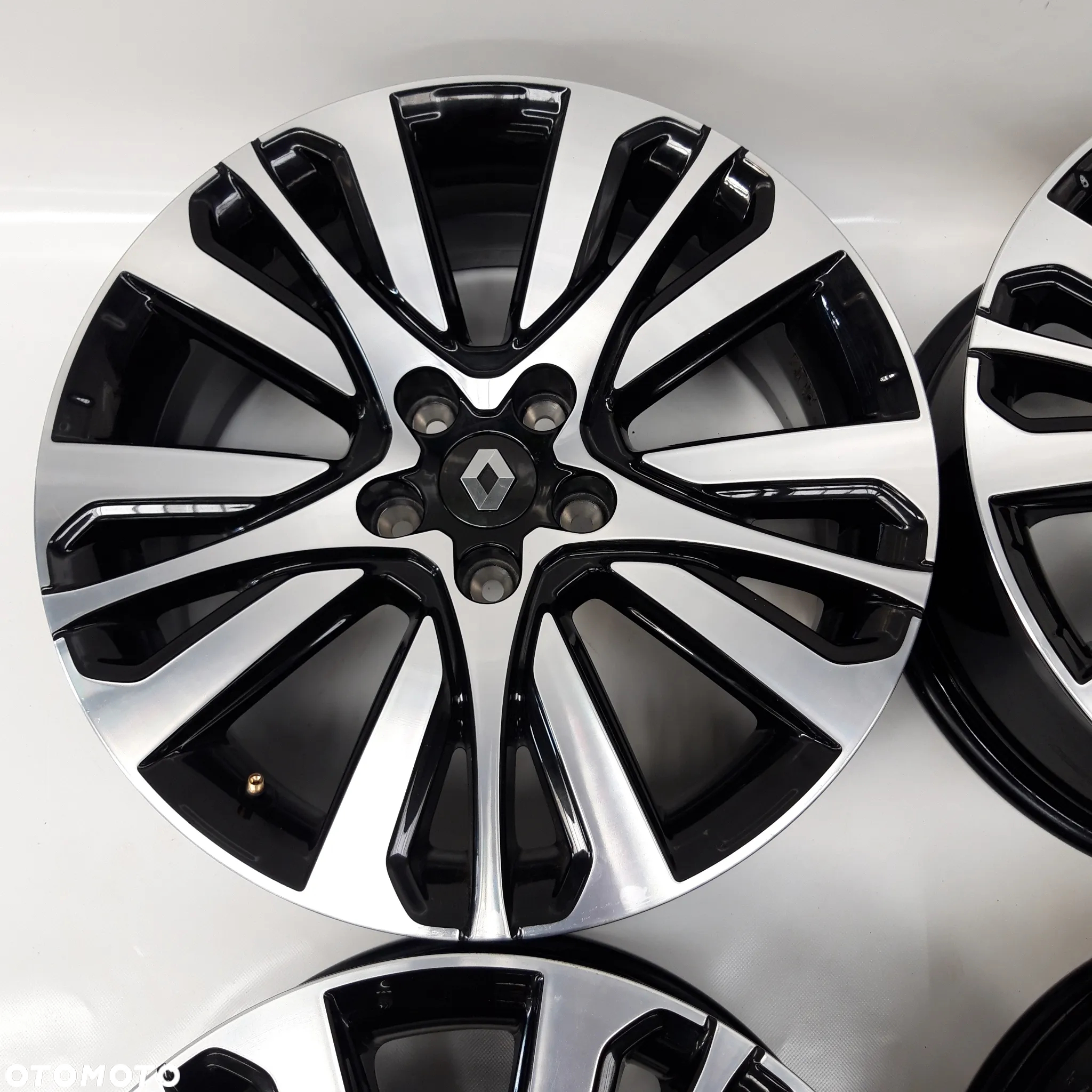 403001989R FELGI 5x114,3 7Jx18 CALI ET35 RENAULT MEGANE CAPTUR TALLSMAN KADJAR ESPACE STAN BDB KOMPLET - 7