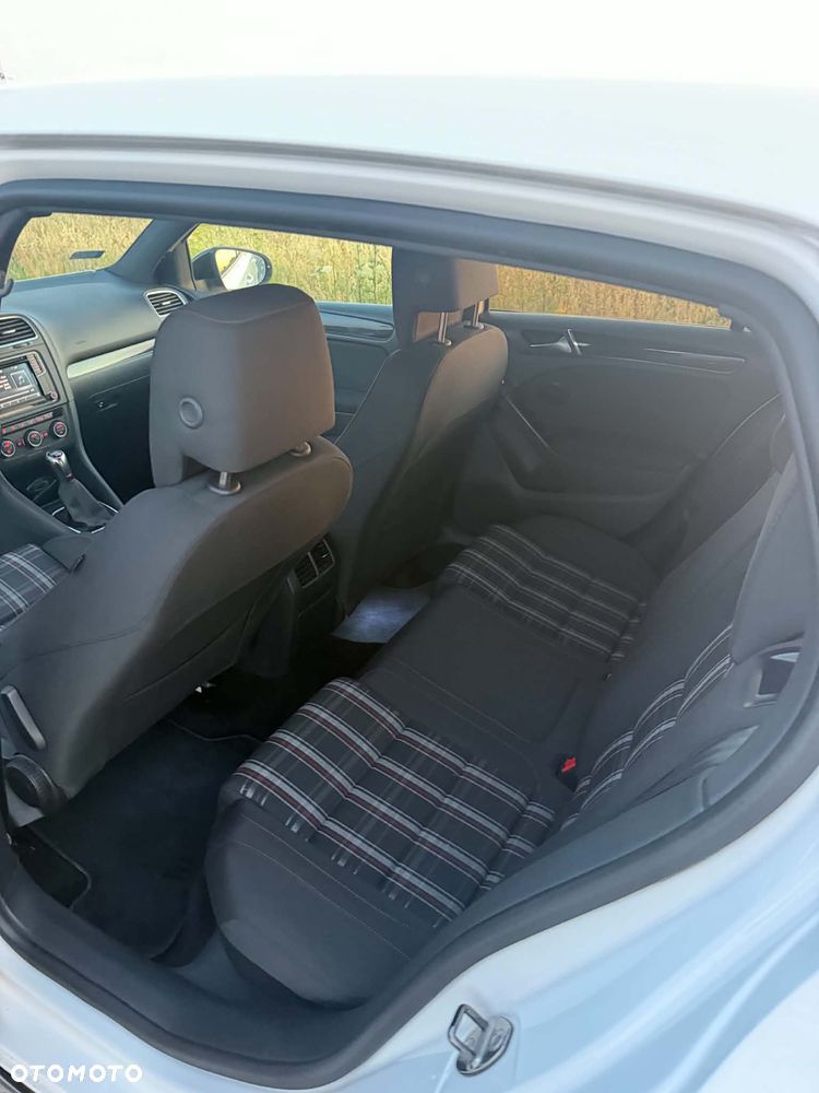 Volkswagen Golf 2.0 TSI GTI - 11