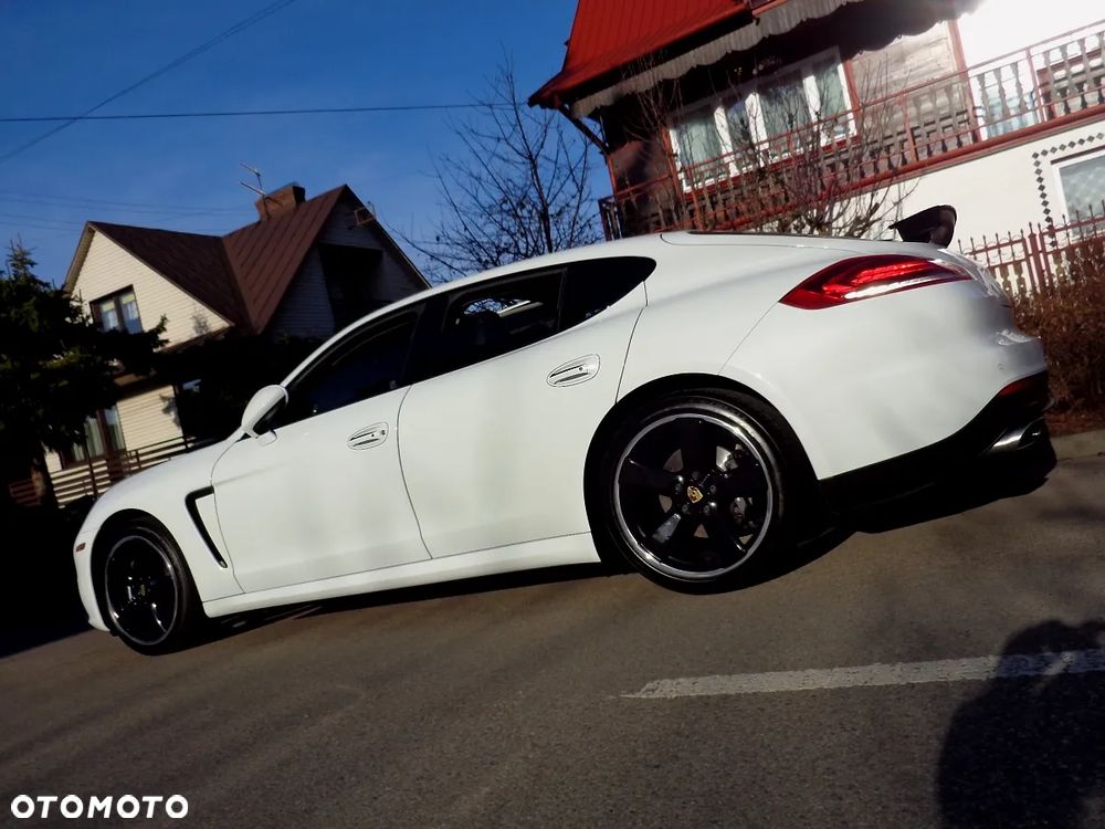 Porsche Panamera 4 PDK Edition - 4