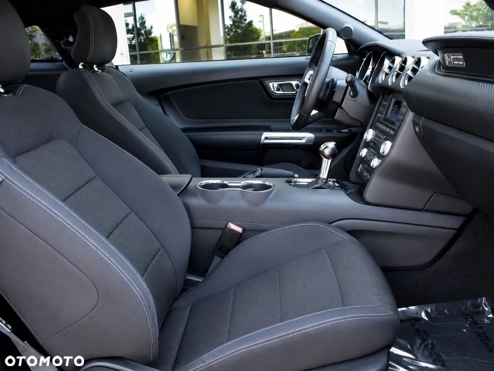 Ford Mustang 3.7 V6 Premium - 14