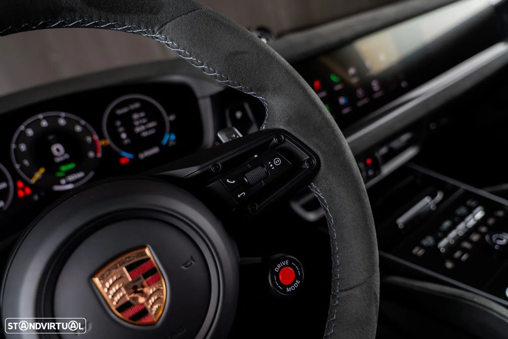 Porsche Cayenne Coupé Turbo E-Hybrid Pacote GT - 14