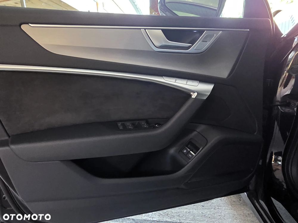 Audi A6 Avant 55 TFSI e quattro S tronic S line - 4