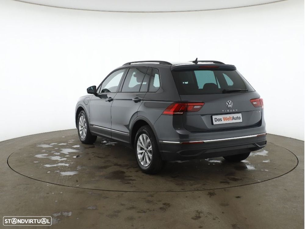 Volkswagen Tiguan — fotografia 12