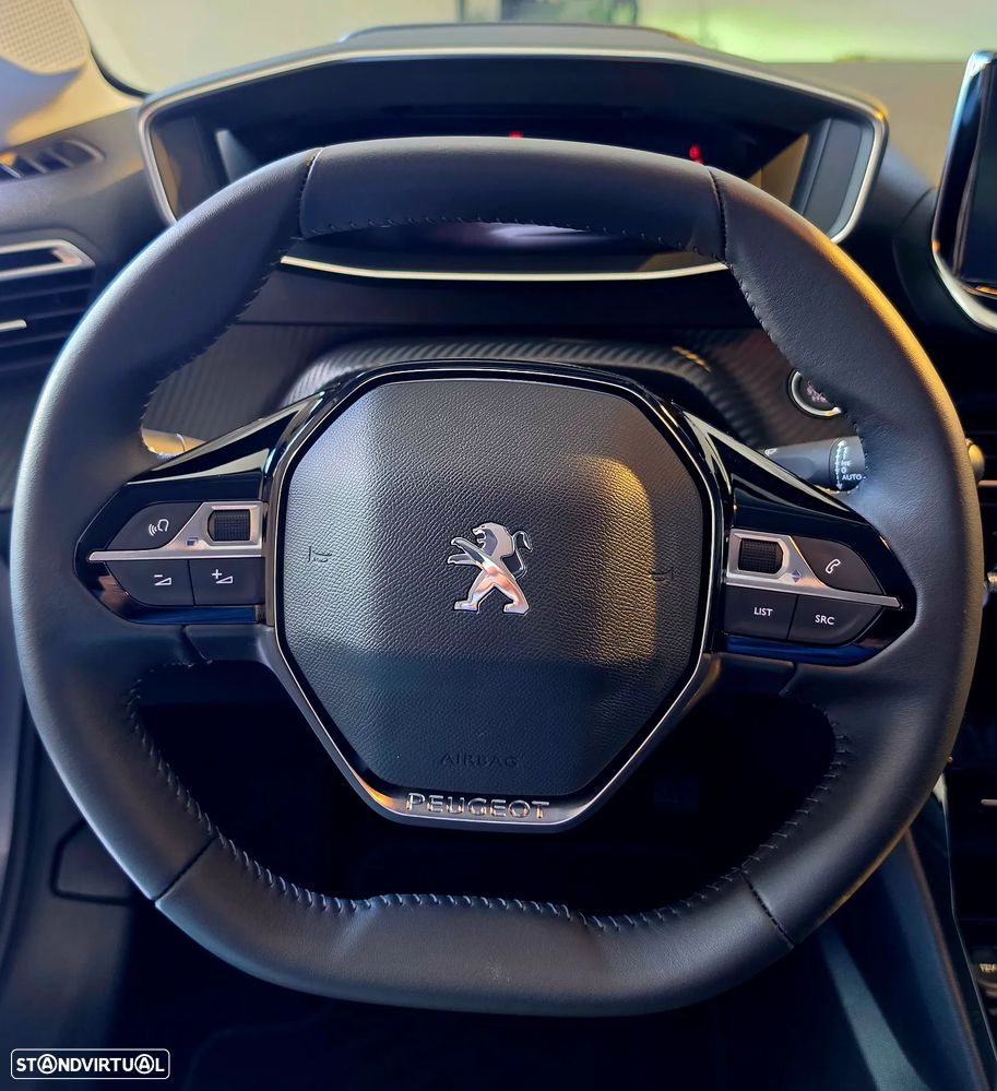 Peugeot e-208 Allure - 28