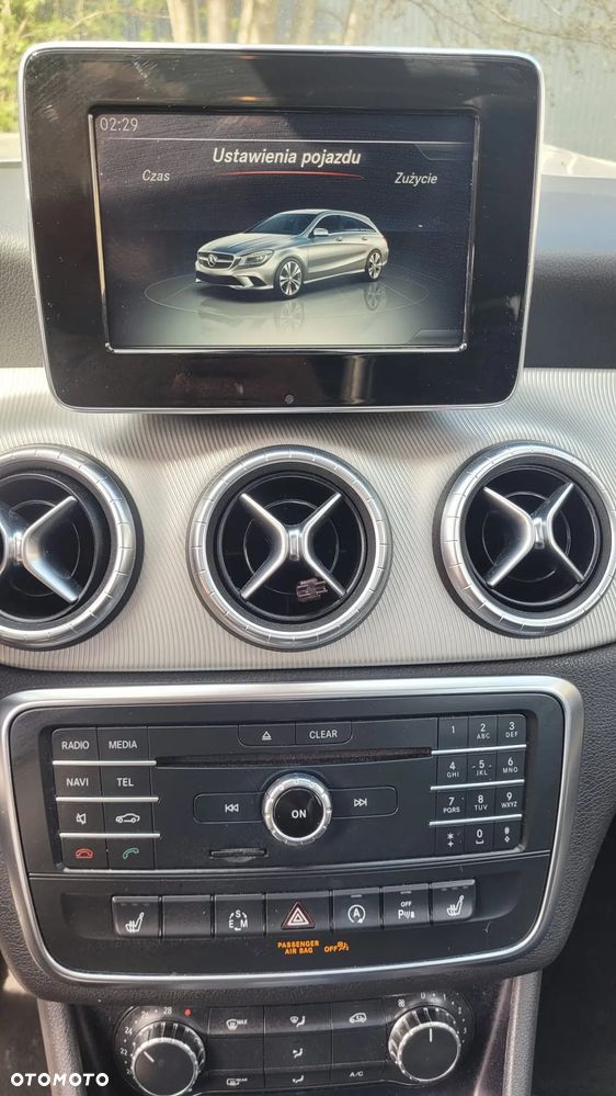 Mercedes-Benz CLA 200 7G-DCT UrbanStyle Edition - 20