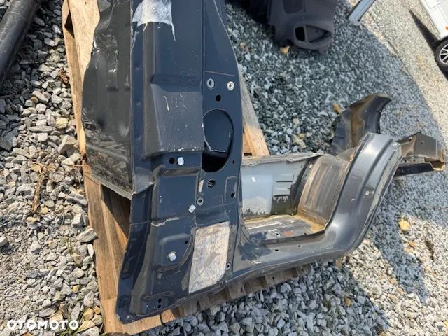 Ćwiartka prawa przód słupek próg Iveco Daily 2014r- szara - 3