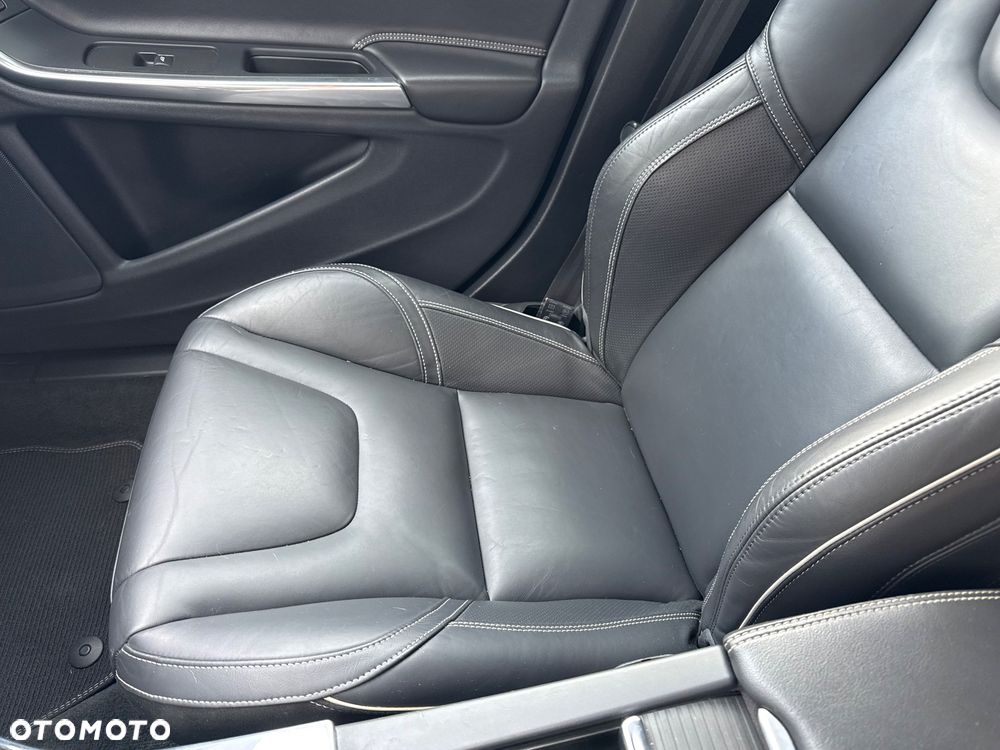 Volvo V60 D4 Geartronic RDesign - 23