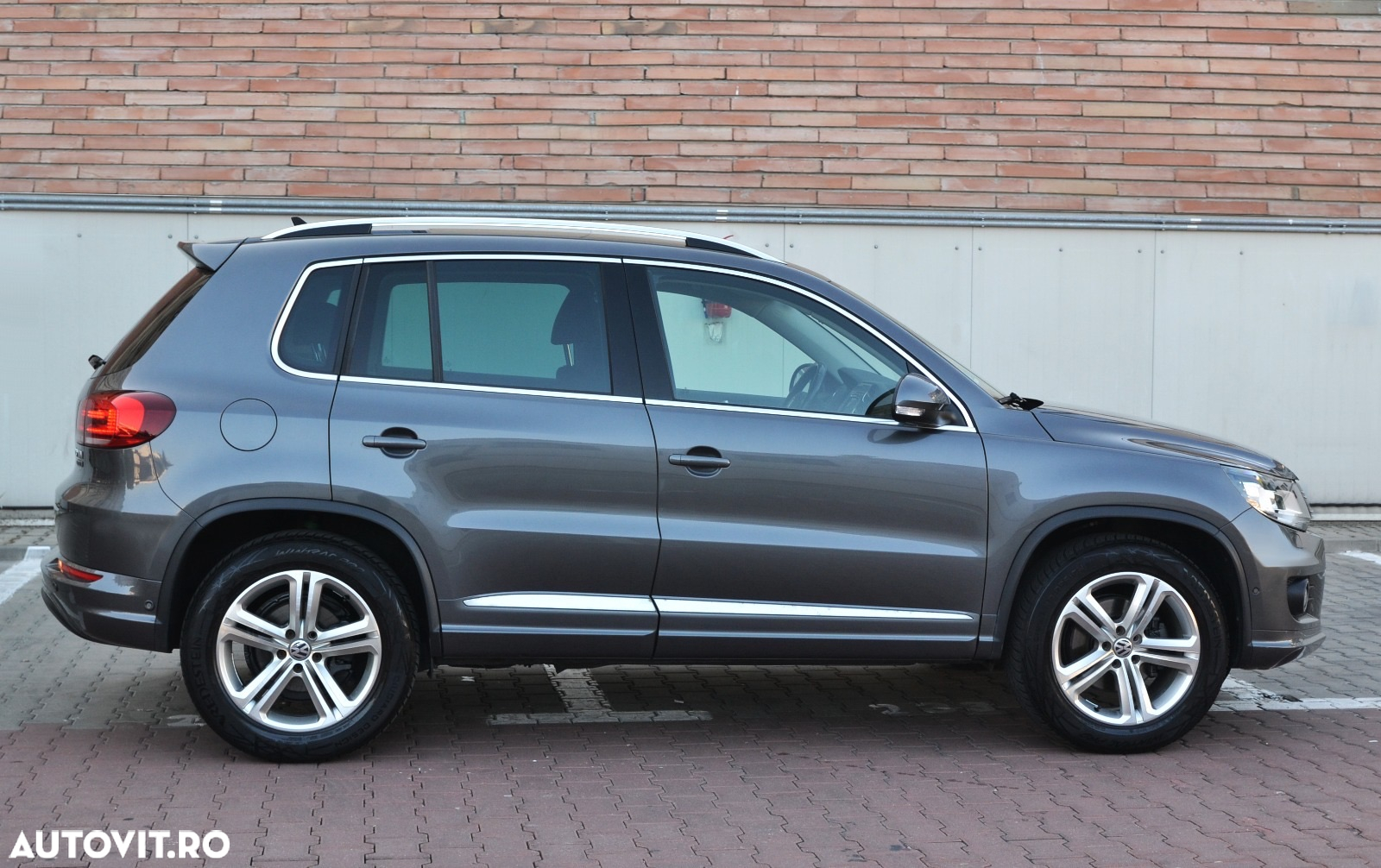 Volkswagen Tiguan 2.0 TDI SCR 4MOTION DSG R-Line - 25